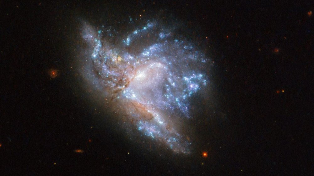 thiên hà NGC 6052